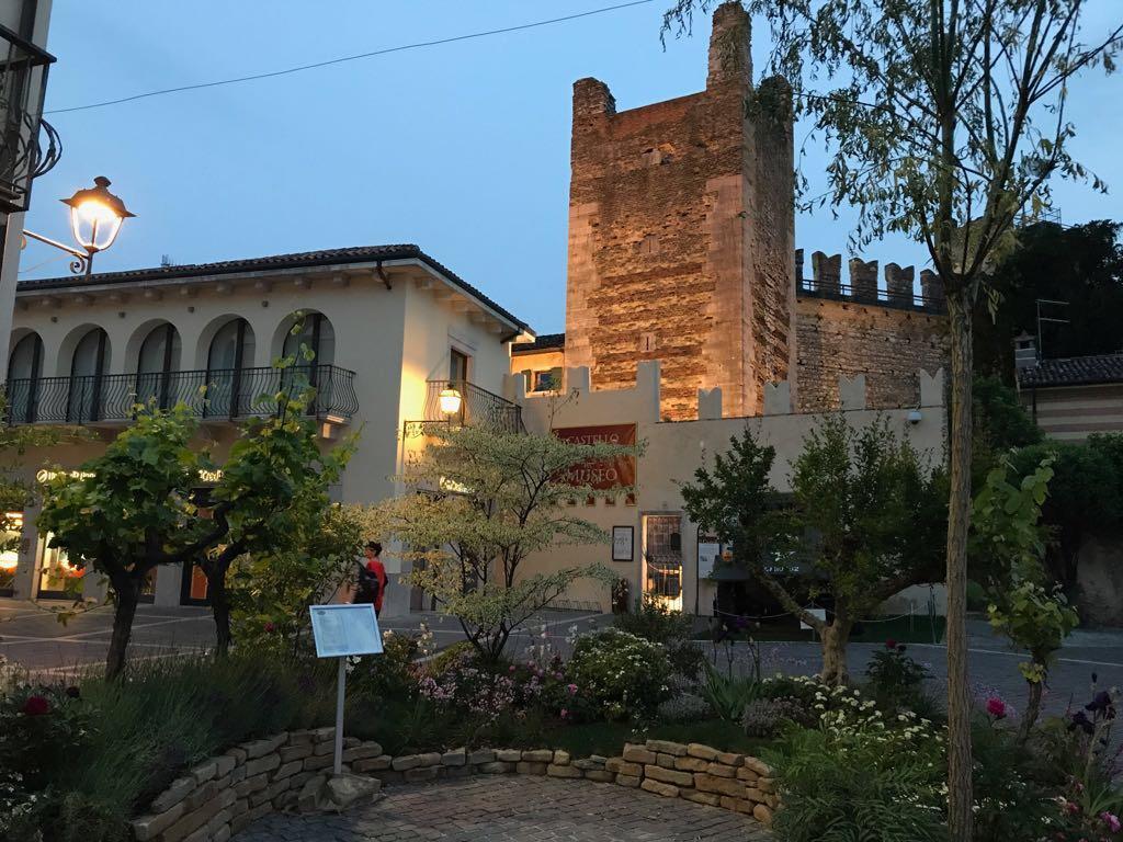 Suite La Castellana Torri Del Benaco Eksteriør billede