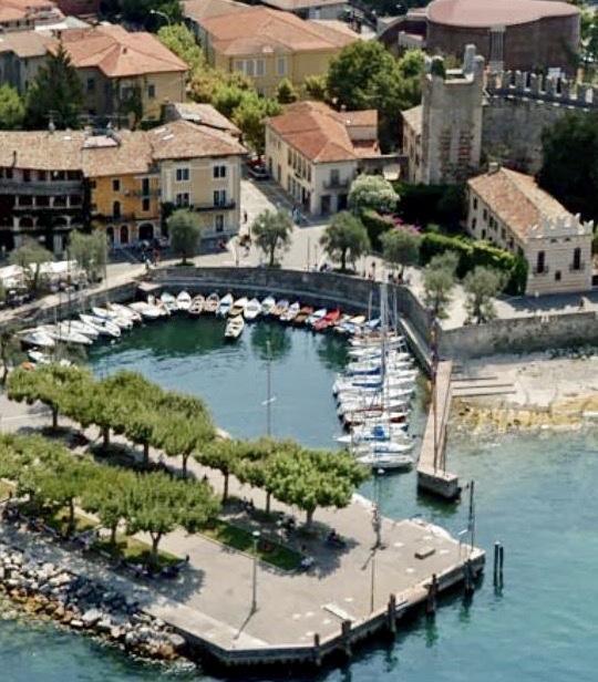 Suite La Castellana Torri Del Benaco Eksteriør billede