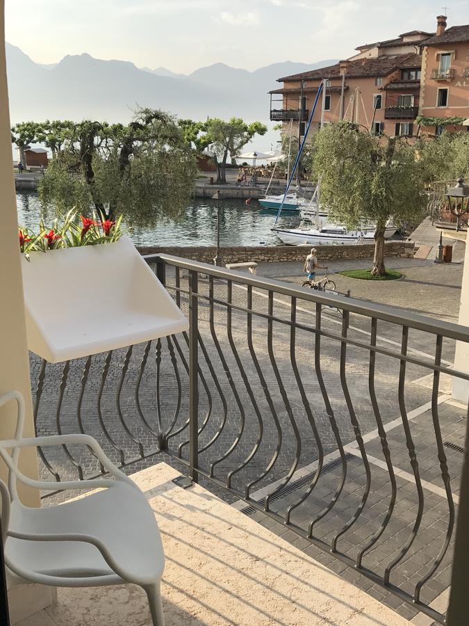 Suite La Castellana Torri Del Benaco Eksteriør billede